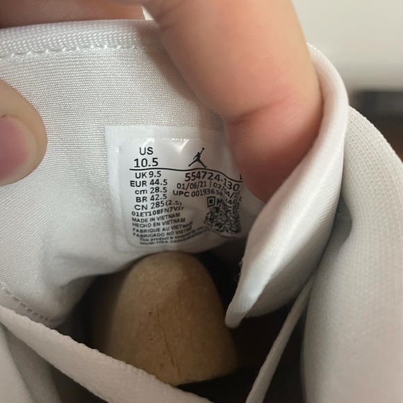 SOLD-Nike Air Jordan1 Mid Triple White- 554724-130 - Picture 7 of 12